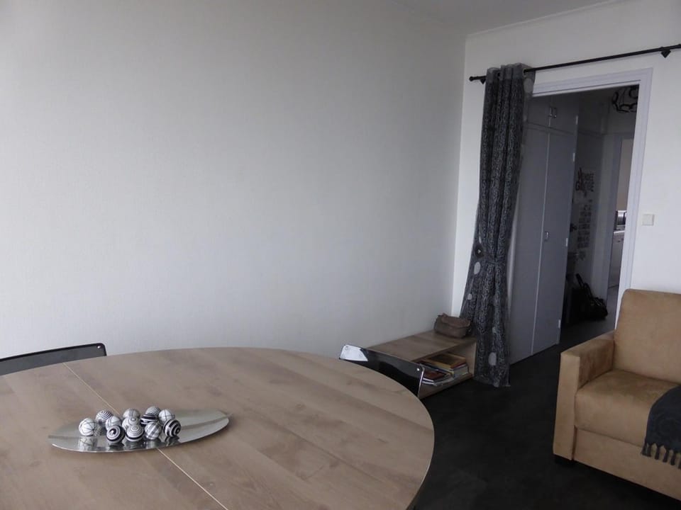 Appartement T2 face à la mer, 4 couchages, Les Sables d'Olonne - Proche plage et marché - FR-1-325-9 Apartment in Château-d'Olonne