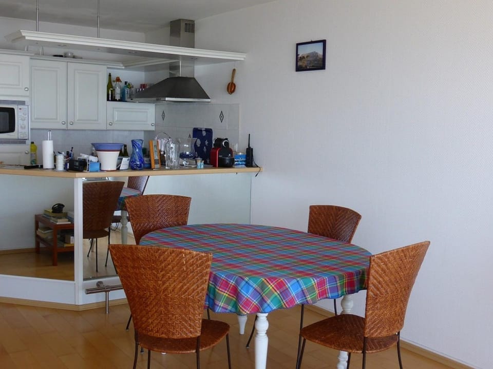 Appartement T3 face mer avec parking aux Sables d'Olonne, 5 couchages - FR-1-325-55 Apartment in Château-d'Olonne