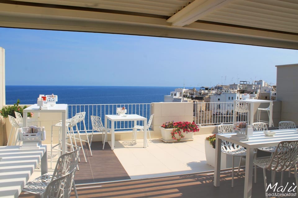 Balcony/Terrace, On site, City view, Landmark view, Sea view