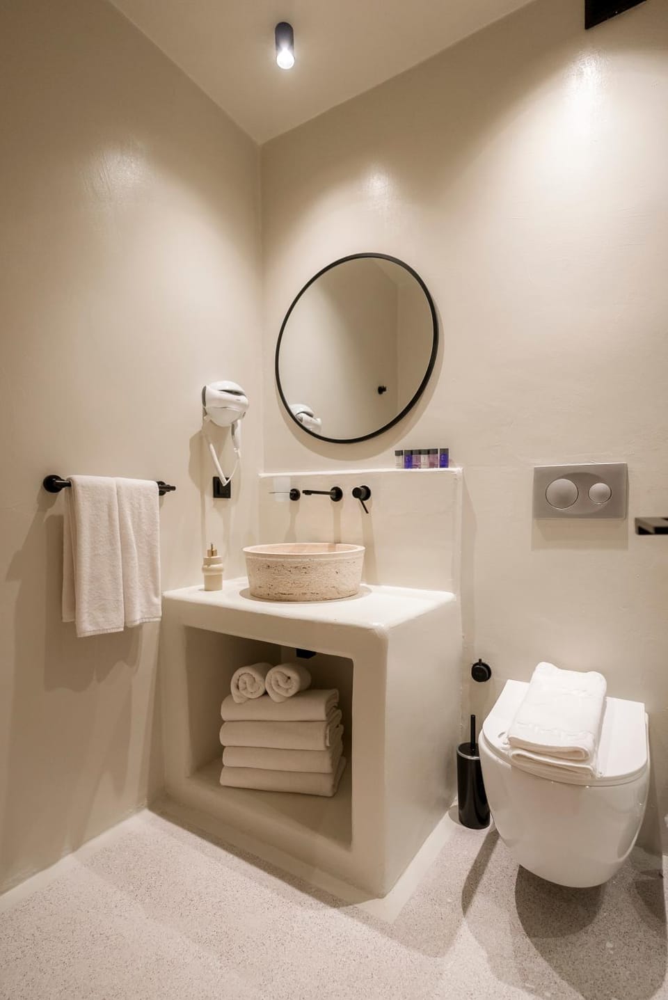 Toilet, Bathroom, towels