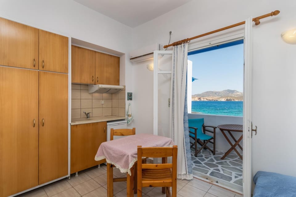 Kitchen or kitchenette, Sea view, Sunrise