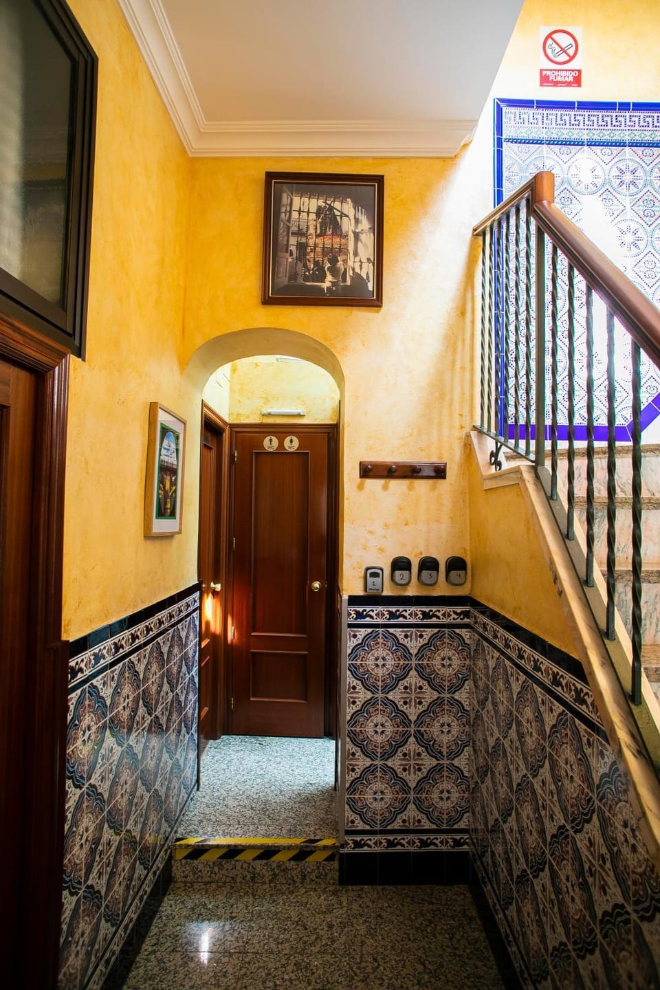Pensión Dulces Sueños Bed and Breakfast in Seville