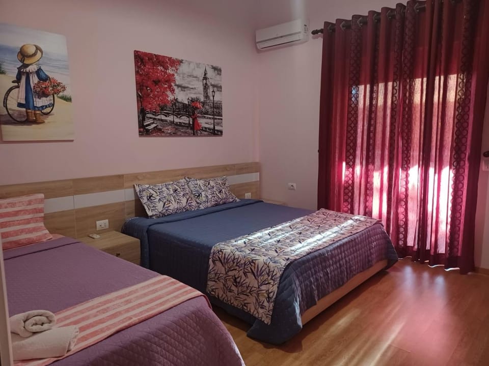 Bed, Photo of the whole room, Bedroom, air conditioner