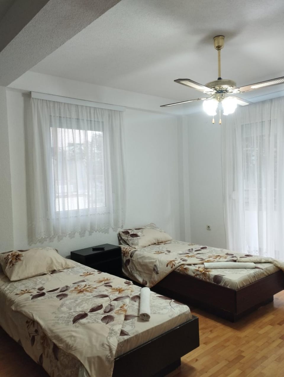 Bed, Living room