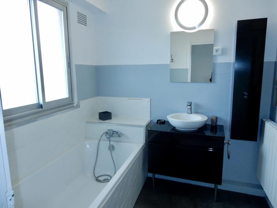 Appartement T3 Centre Arcachon, Vue Bassin, Parking, Animaux OK, Wifi - FR-1-374-74 Apartment in Arcachon