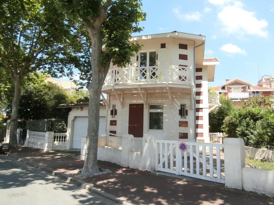 Charmant Studio à Arcachon, Balcon Exposé Sud, Proche Plage et Commerces - FR-1-374-11 Apartment in Arcachon