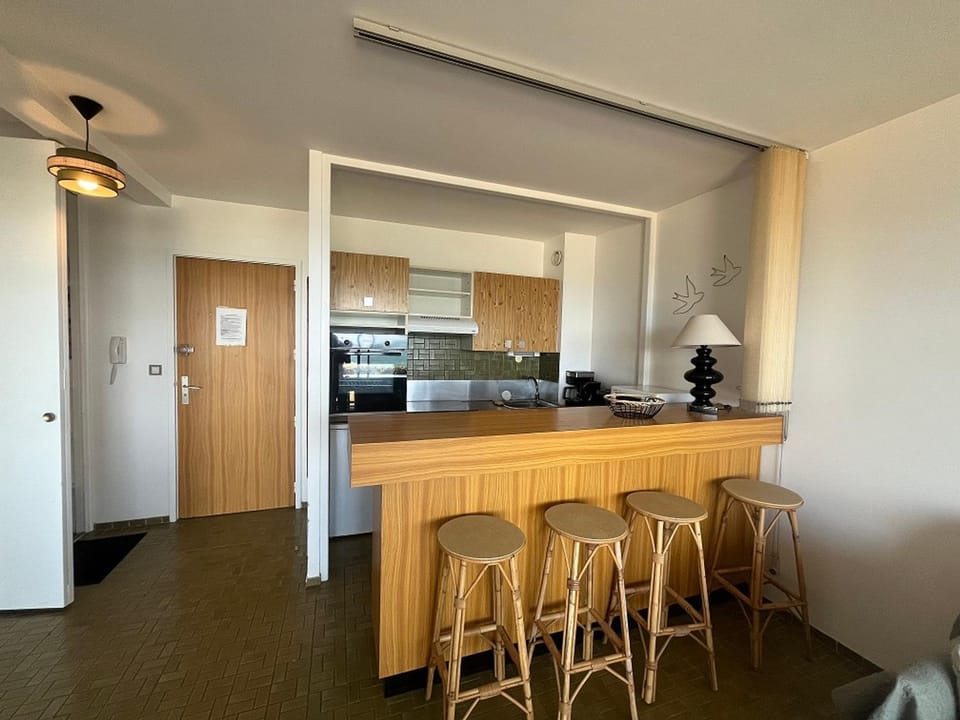 Appartement T2 RDC avec Jardinet et Accès Direct Plage, Parking Sécurisé, Proche Commerces - FR-1-374-2 Apartment in Arcachon