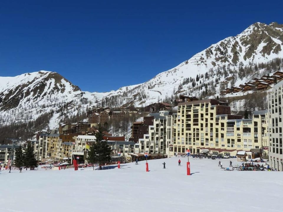 Appartement Rénové 2P avec Balcon Sud, Front de Neige, au Pied des Pistes - FR-1-292-64 Apartment in Isola