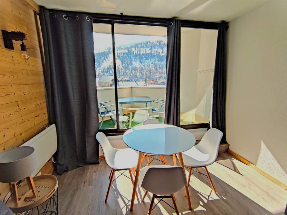Appartement Rénové 2P avec Balcon Sud, Front de Neige, au Pied des Pistes - FR-1-292-64 Apartment in Isola