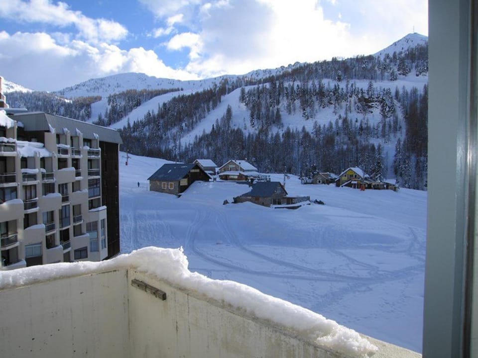 Studio 4 pers, balcon sud, au pied des pistes - FR-1-292-75 Apartment in Isola