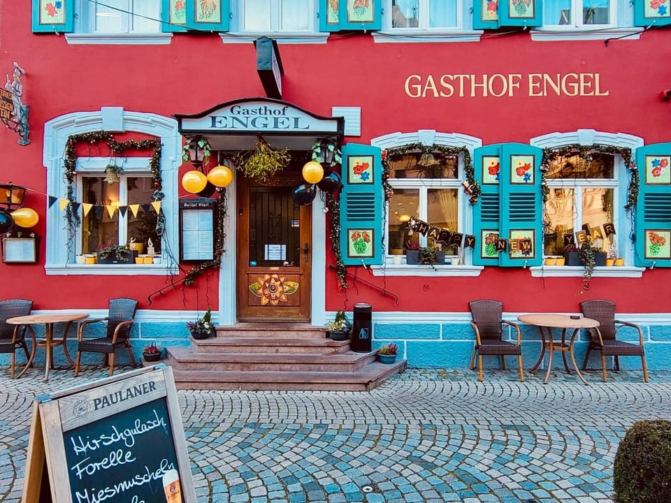 Property building, Restaurant/places to eat
