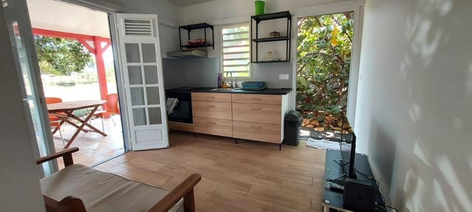 Kitchen or kitchenette, Living room, oven, stove