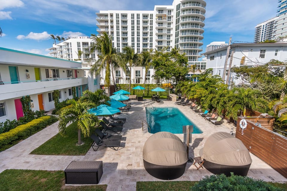Bird's eye view, Swimming pool