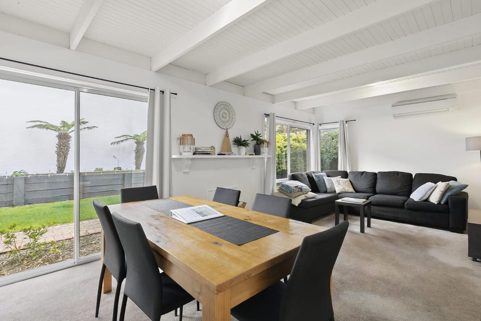Mysa Anglesea Sleeps 6 WiFi SmartTV Cafes Shops House in Anglesea