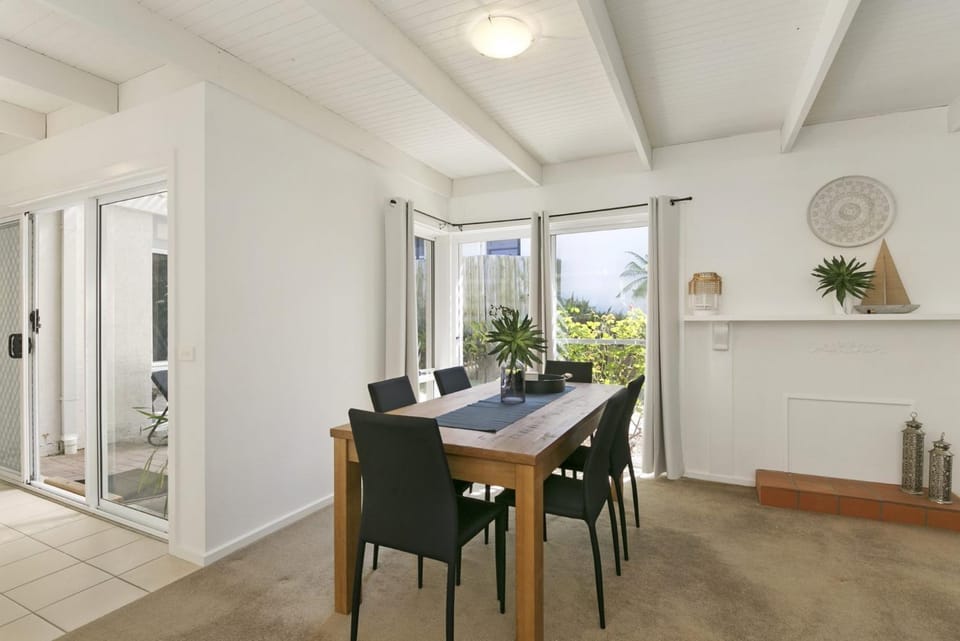 Mysa Anglesea Sleeps 6 WiFi SmartTV Cafes Shops House in Anglesea