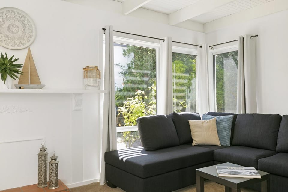 Mysa Anglesea Sleeps 6 WiFi SmartTV Cafes Shops House in Anglesea