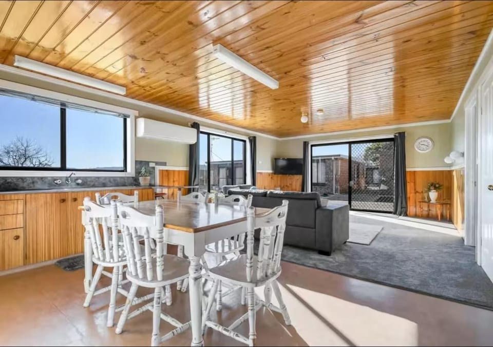 Kellraine Holiday Units Apartment in St Helens