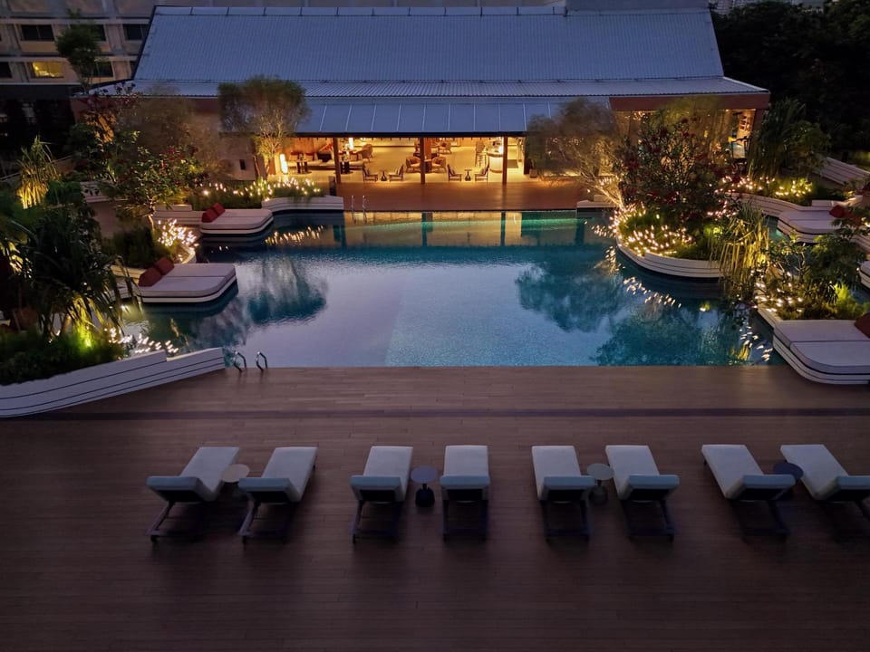 Swimming pool