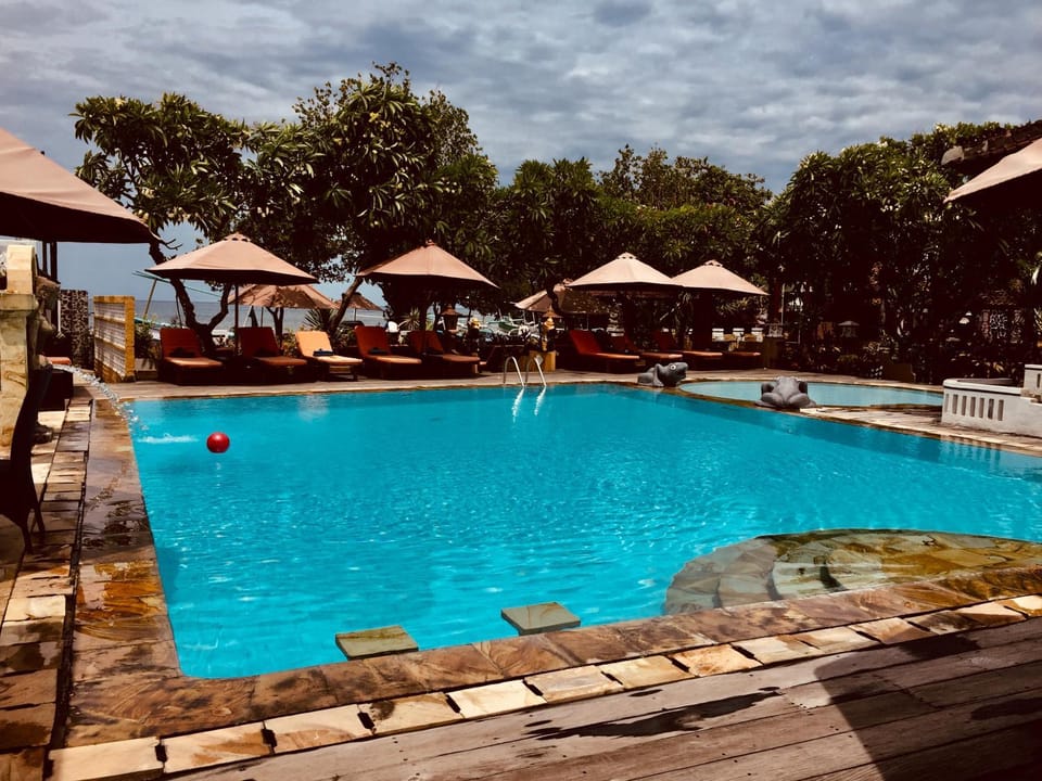 Swimming pool