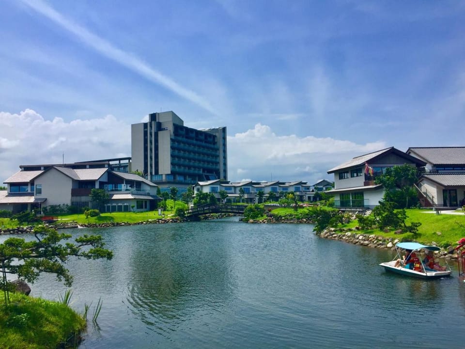Property building, Garden view, Area and facilities