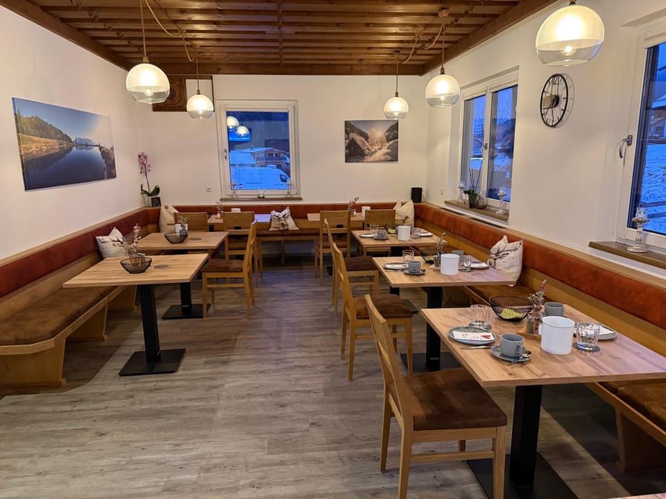 Restaurant/places to eat, Breakfast