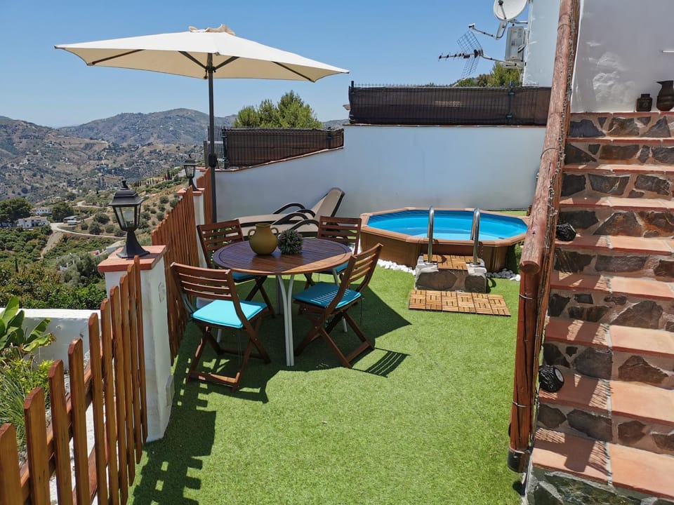 Balcony/Terrace, Swimming pool