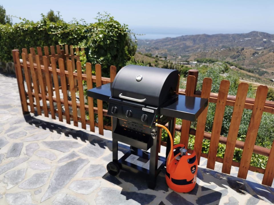 BBQ facilities, Food and drinks