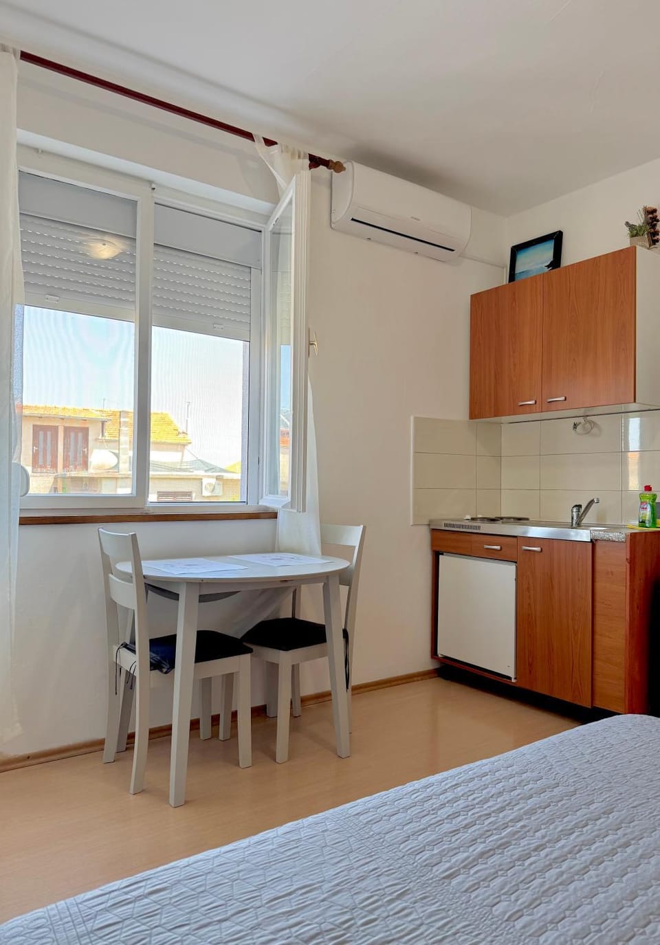 View (from property/room), Kitchen or kitchenette, Dining area