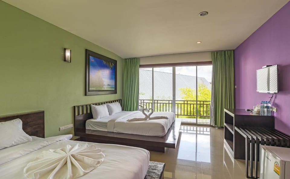 Photo of the whole room, Bedroom, Pool view