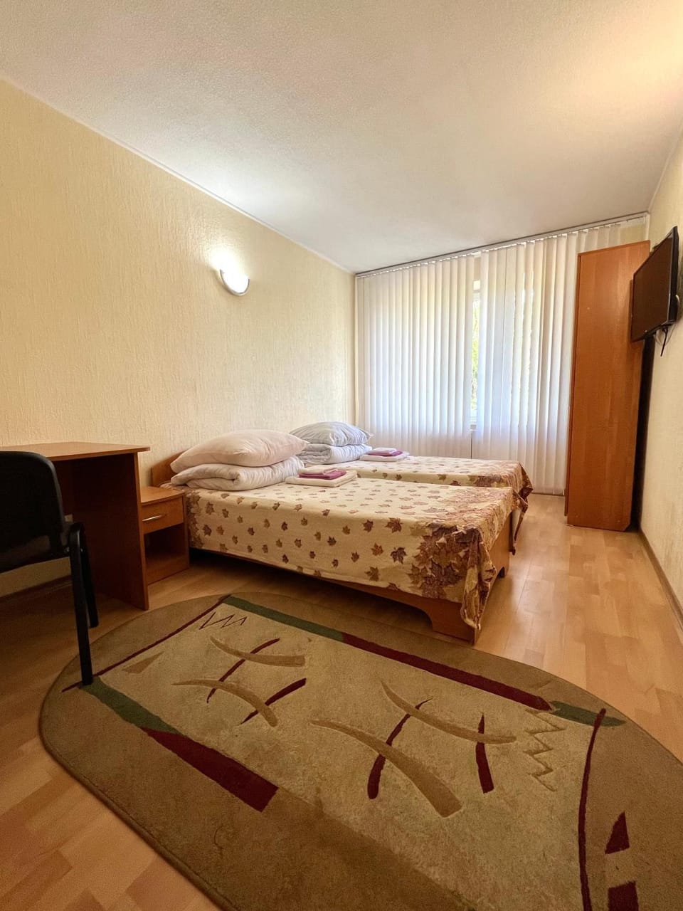 Bed, Living room, Photo of the whole room, Bedroom