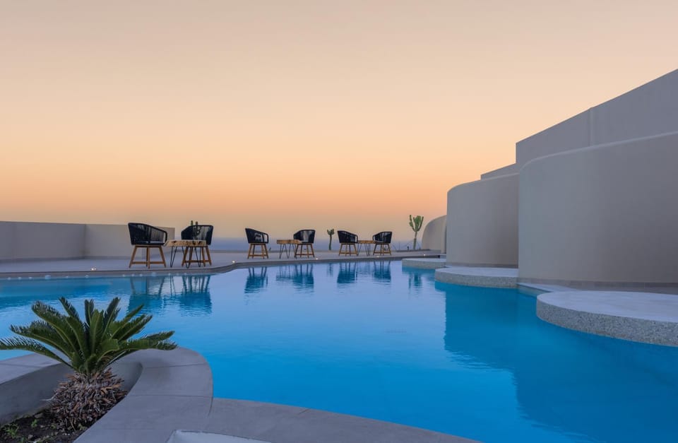 Perla Nera Suites Apartment hotel in Thera