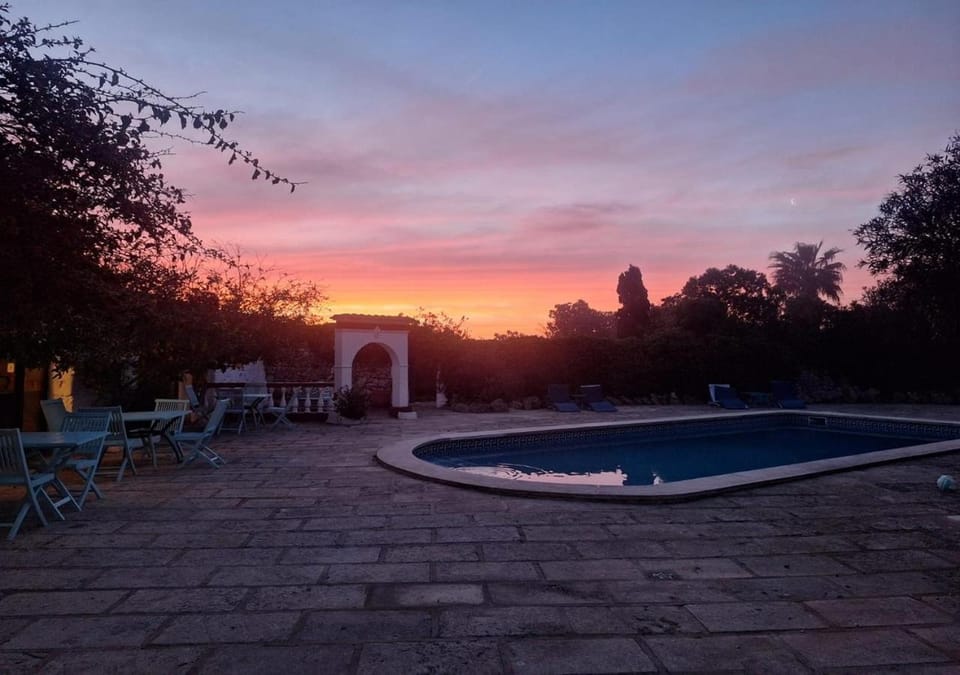 Swimming pool, Breakfast