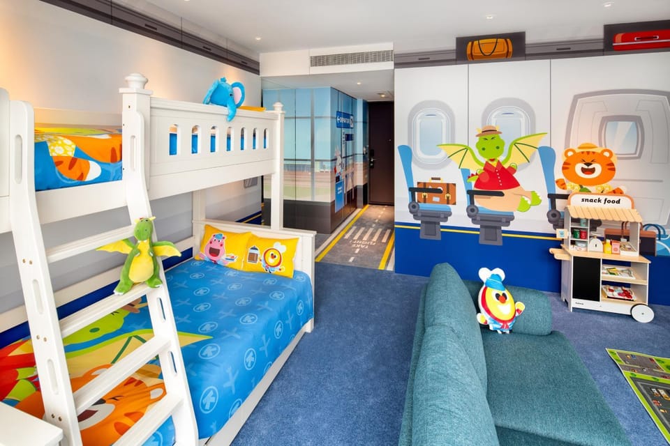 Bedroom, bunk bed