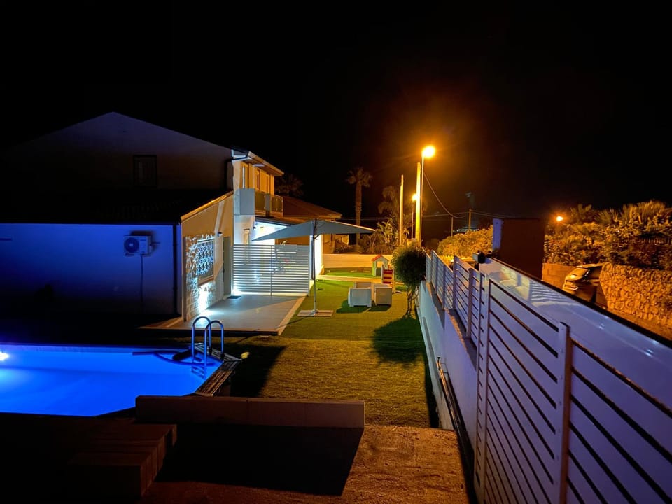 Garden, Swimming pool
