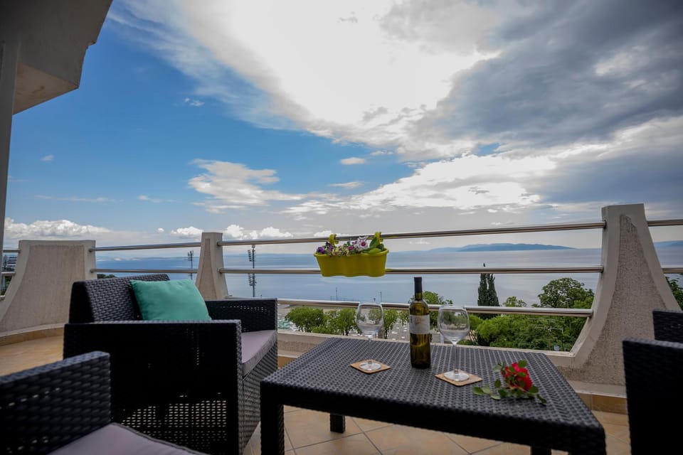 View (from property/room), Balcony/Terrace
