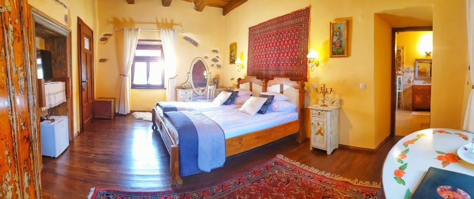 Bed, Photo of the whole room, Decorative detail, Bedroom