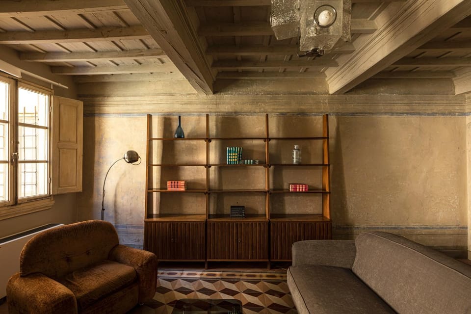 Living room, Seating area