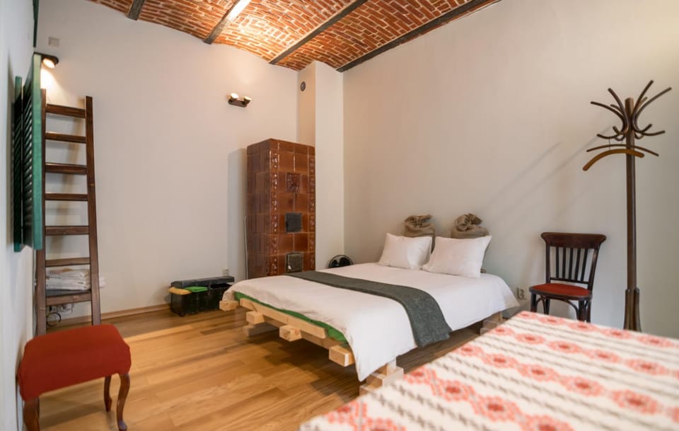 Folkloric Loft-Ulița Românească Bed and Breakfast in Sibiu
