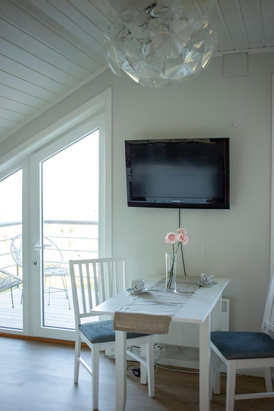 TV and multimedia, Dining area