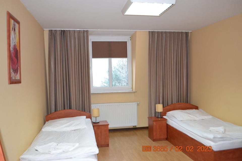 Hotel i Restauracja Jaskolka Apartment hotel in Masovian Voivodeship