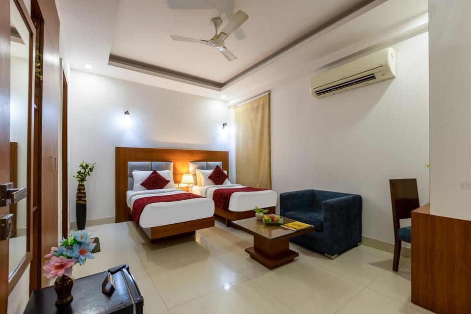 Bed, TV and multimedia, Photo of the whole room, Seating area, air conditioner