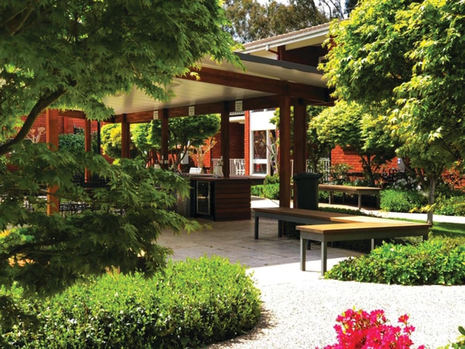 Property building, Patio, Day, Garden, Garden view
