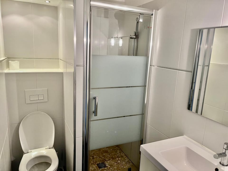 Shower, Toilet, Bathroom