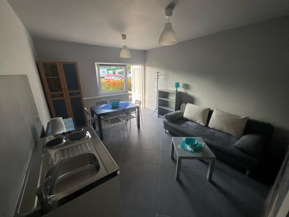 Kitchen or kitchenette, Photo of the whole room, Seating area