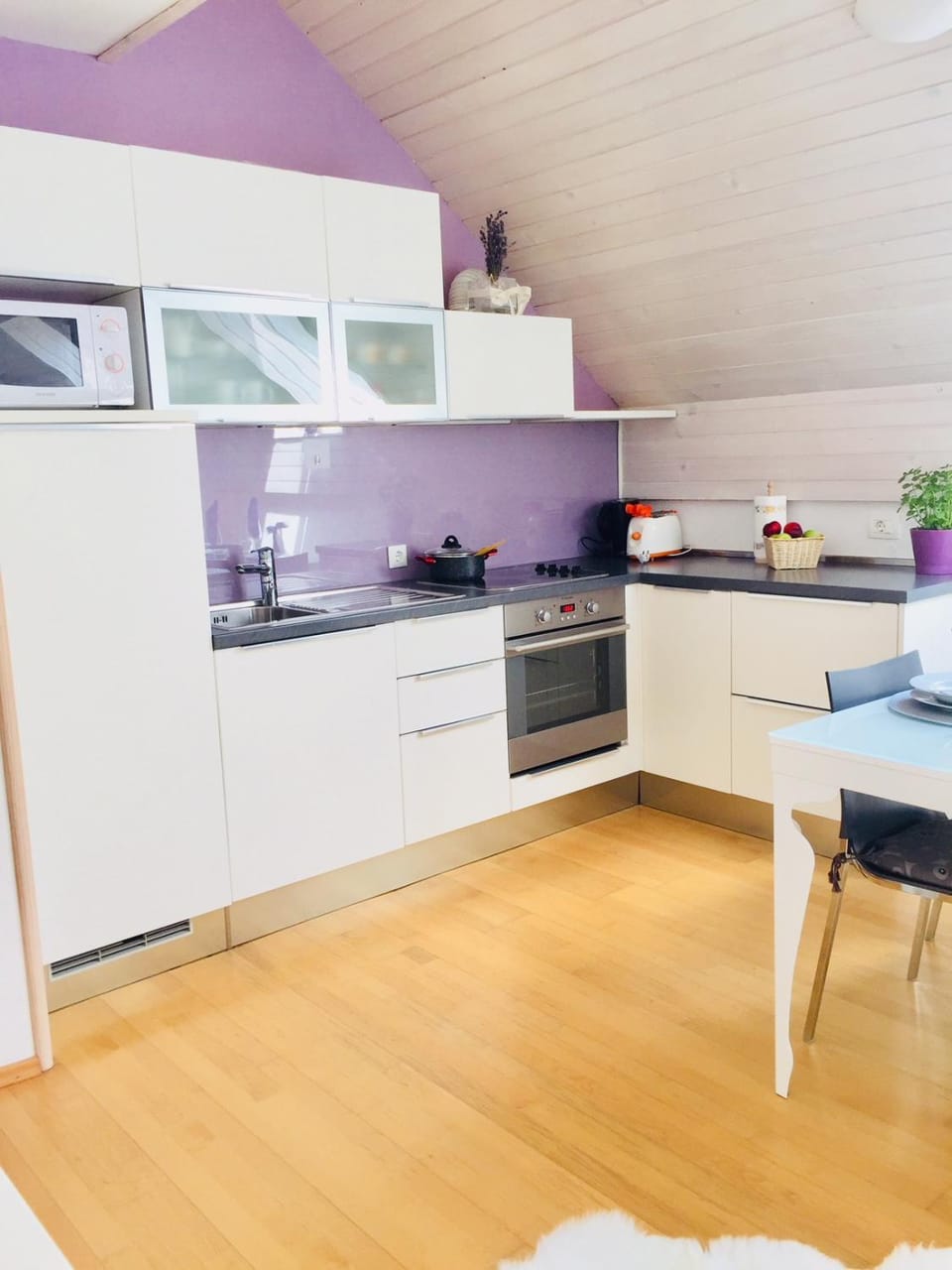 Kitchen or kitchenette, Dining area, Food, minibar, pet friendly, stove
