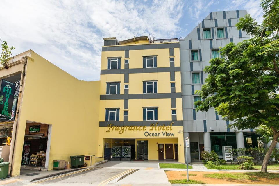 Facade/entrance