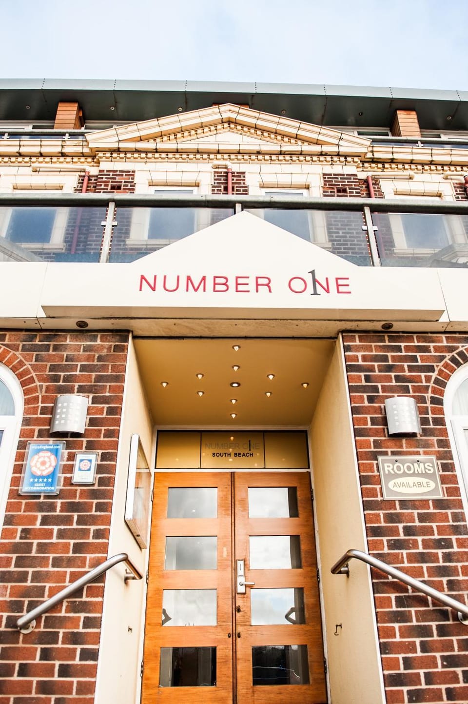 Facade/entrance, Logo/Certificate/Sign, Street view