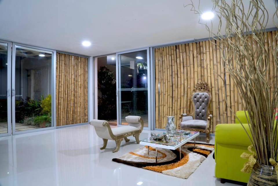 Night, Lobby or reception, Decorative detail, On site