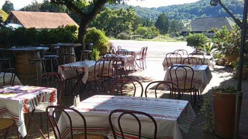 Restaurant/places to eat, Balcony/Terrace