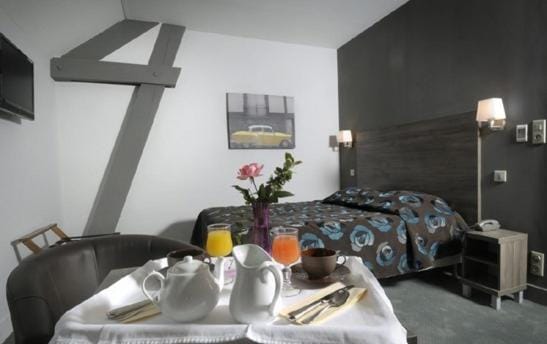 Bedroom, Continental breakfast